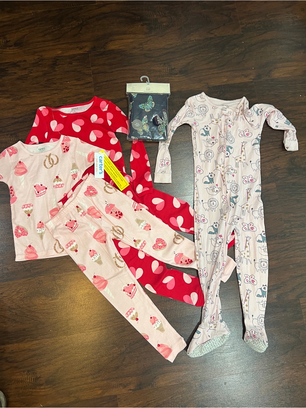 NWT Girls 5T long sleeve cotton pajamas Carters Gap Cupcakes Hearts Butterflies